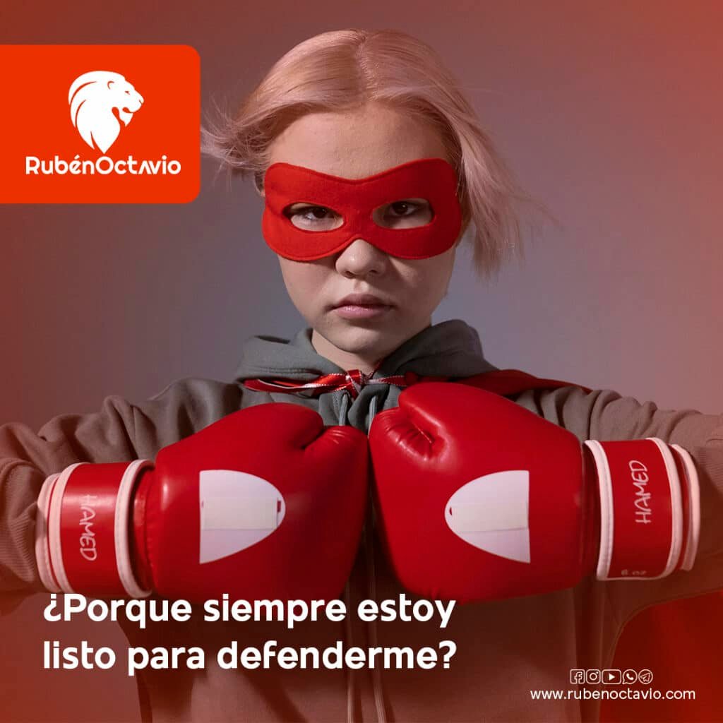 Niña con antifaz rojo y guantes de boxeo simbolizando defensa y reacciones impulsivas del ego.