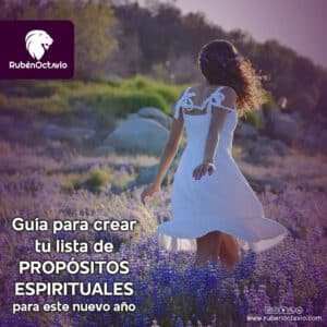 Guía para crear una lista de propósitos espirituales para el nuevo año.