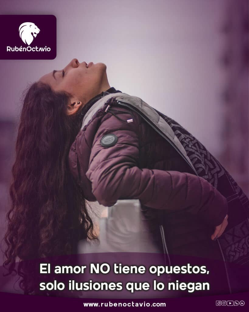 Mujer recostada hacia atrás con serenidad, simbolizando la entrega al amor interior.