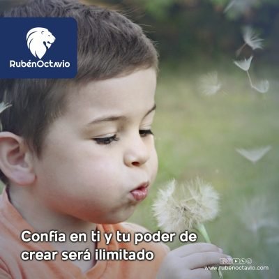 Niño soplando un diente de león, simbolizando confianza y poder interior.