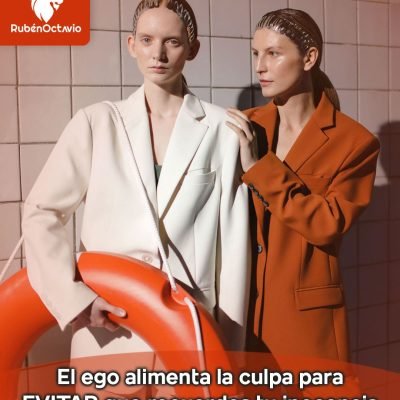 Dos personas de pie con expresión seria, representando el peso de la culpa según el ego.