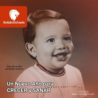 Fotografía de Rubén Octavio de niño para reflexionar sobre crecimiento, sanación y el significado emocional de los cumpleaños.